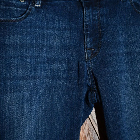 DL1961 Grace Straight Leg Jeans in Moscow - Picture 9 of 9